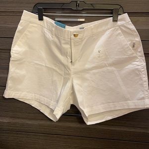 Old Navy 5” inseam white women’s shorts